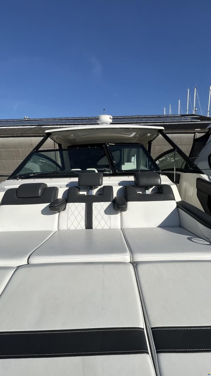 Sea Ray Sundancer 320
