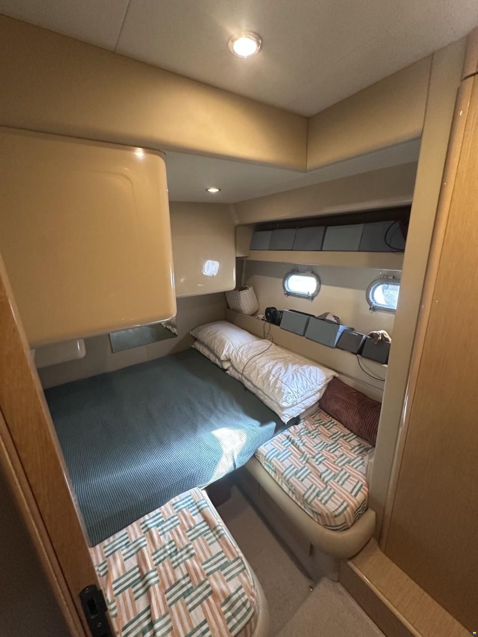 Ferretti 460