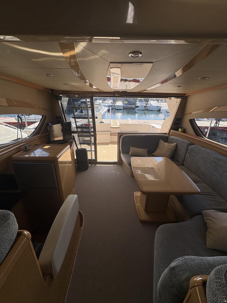 Ferretti 460