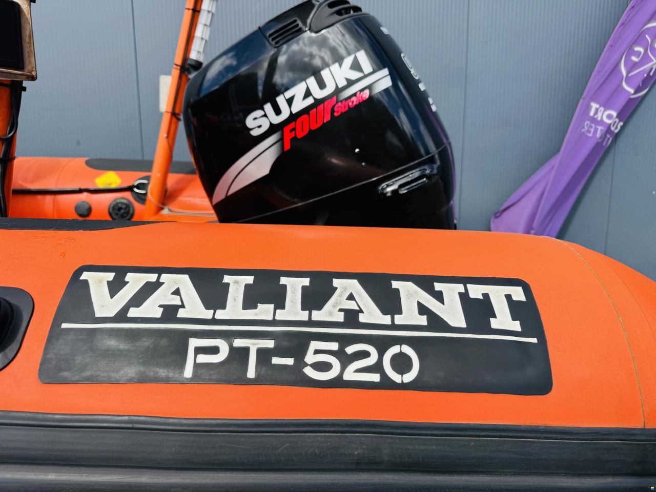 Valiant PT-520