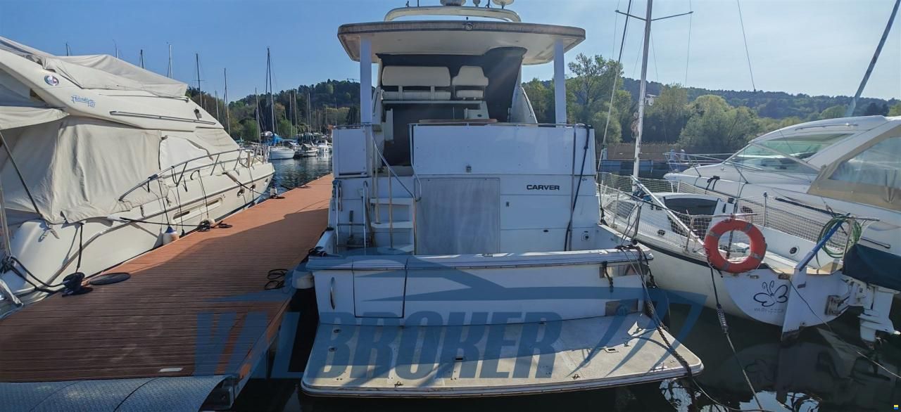 Carver Boat 400