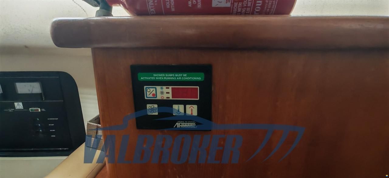 Carver Boat 400
