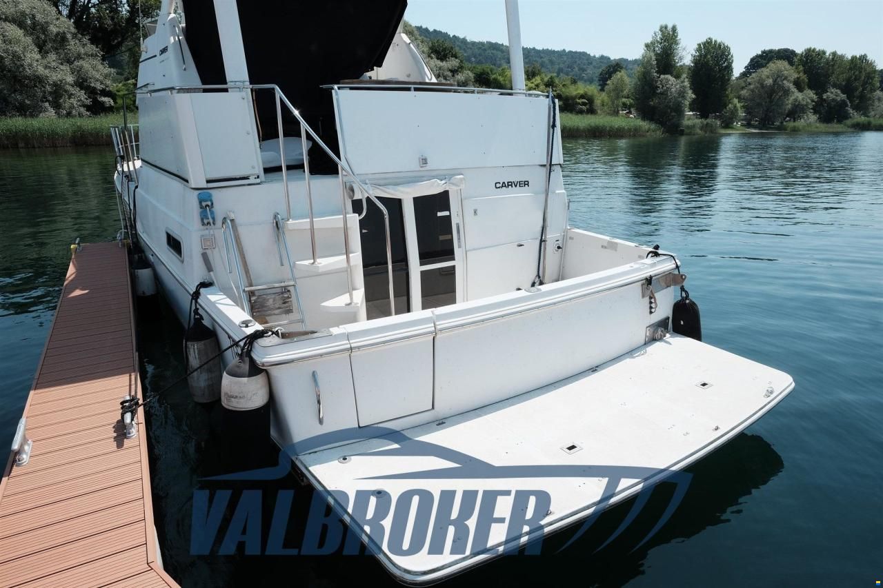 Carver Boat 400