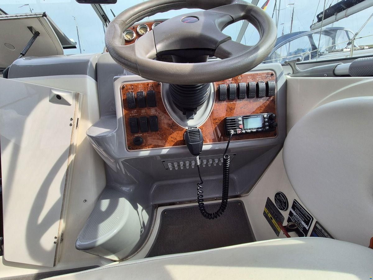 Bayliner 275