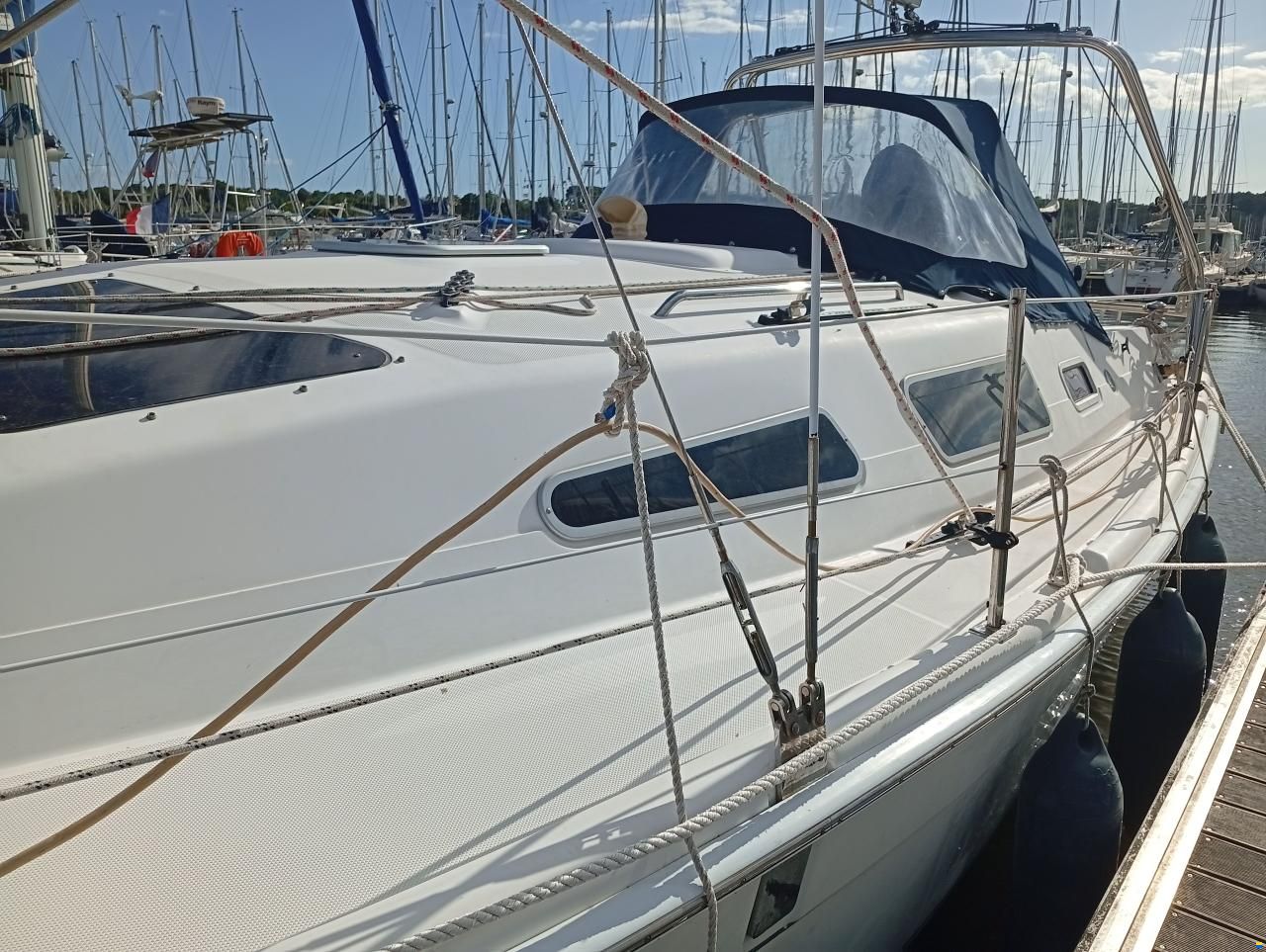 Hunter 33