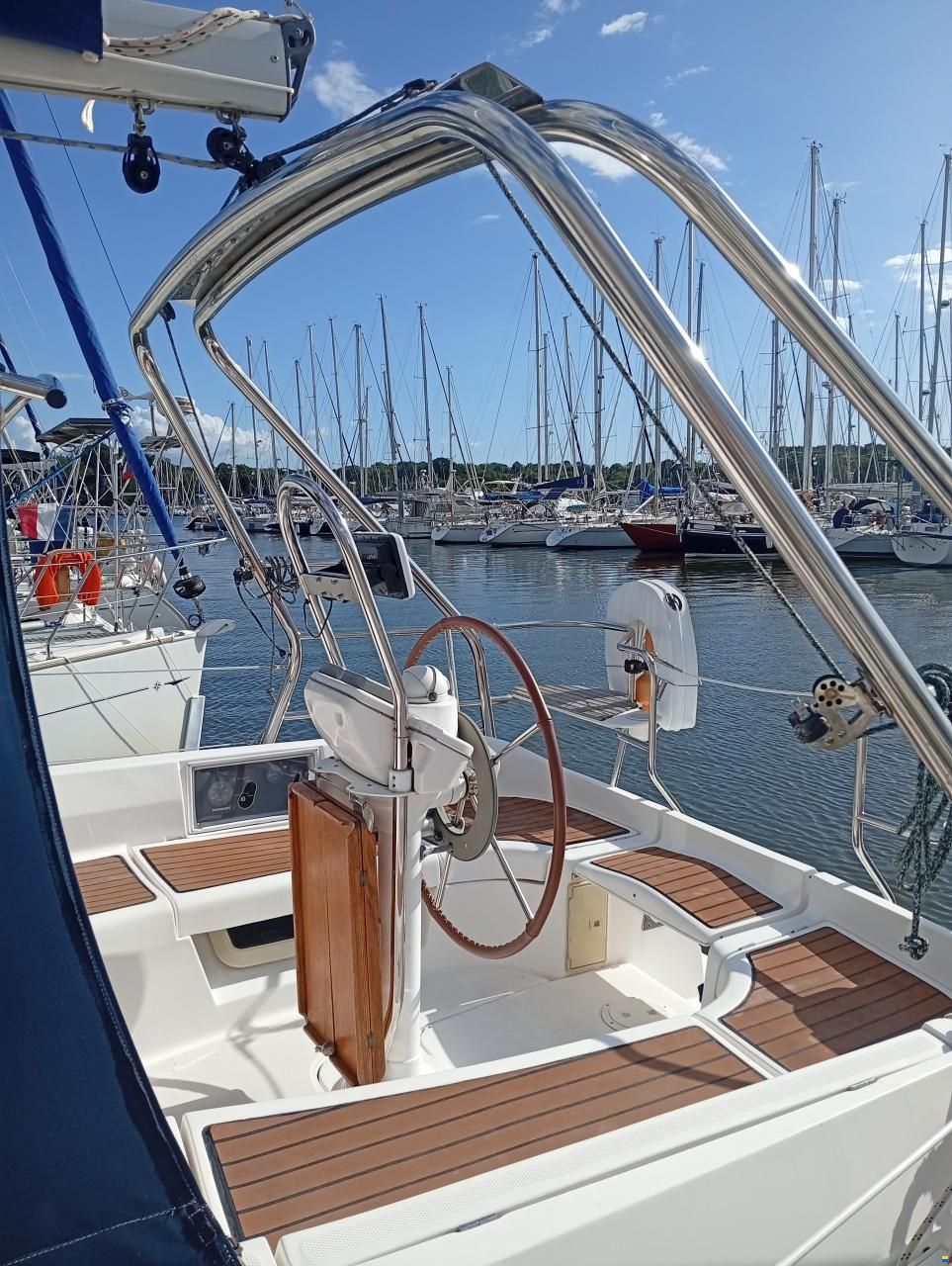 Hunter 33