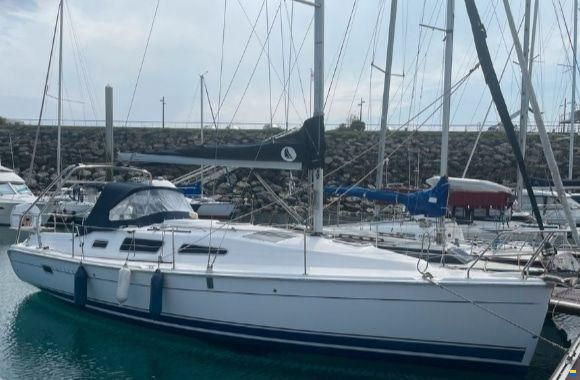 Hunter 33