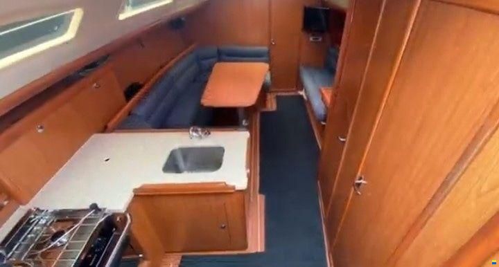 Hunter 33