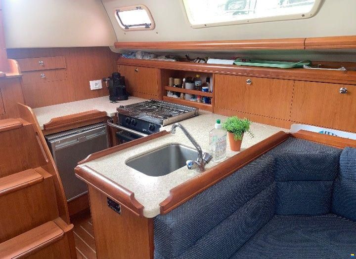 Hunter 33