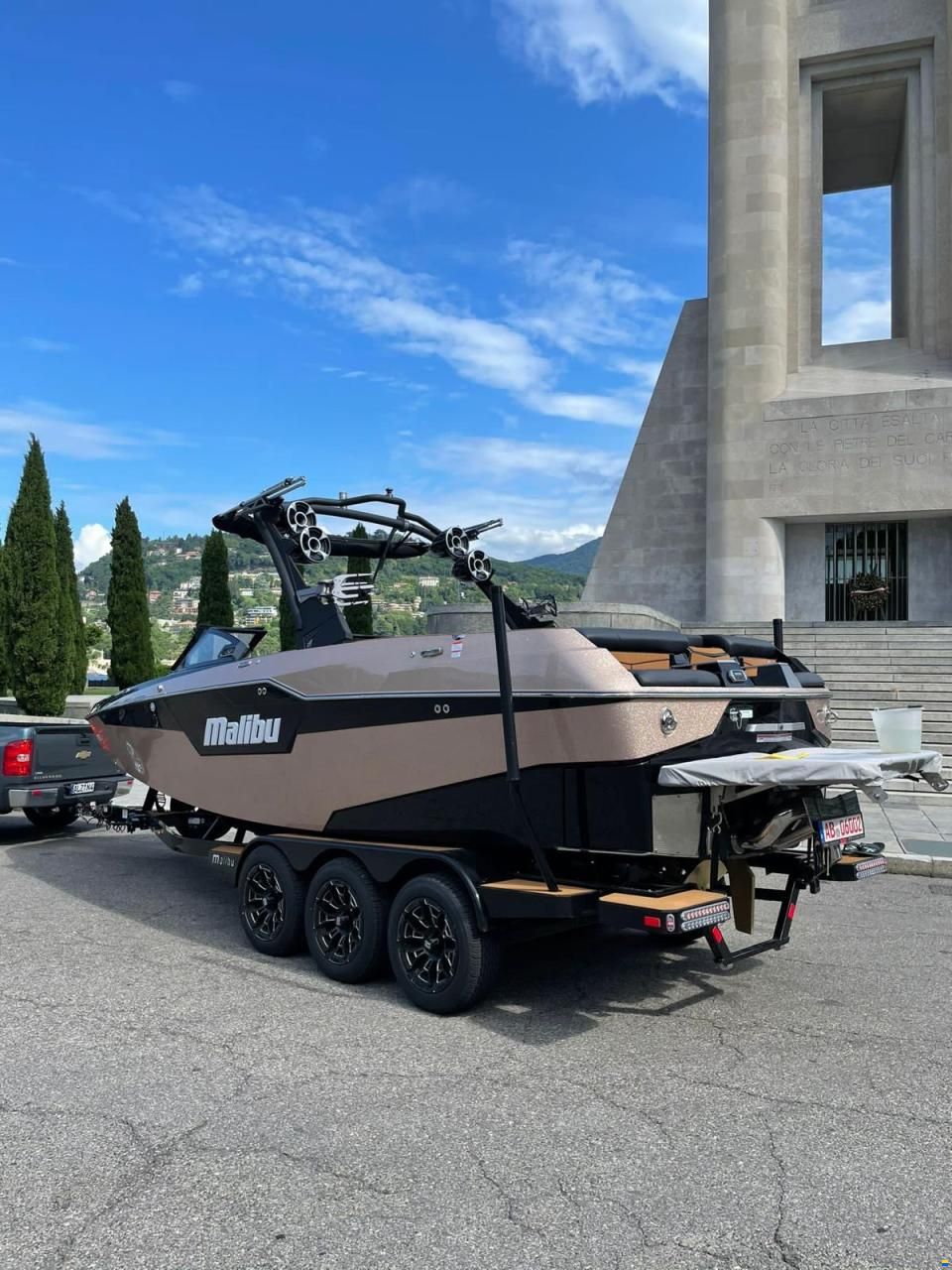 Malibu M240