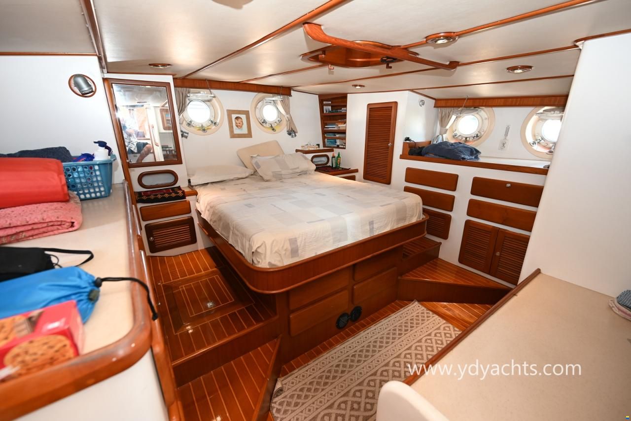 Seahorse Marine Diesel Duck 44 Trawler Motorsailer