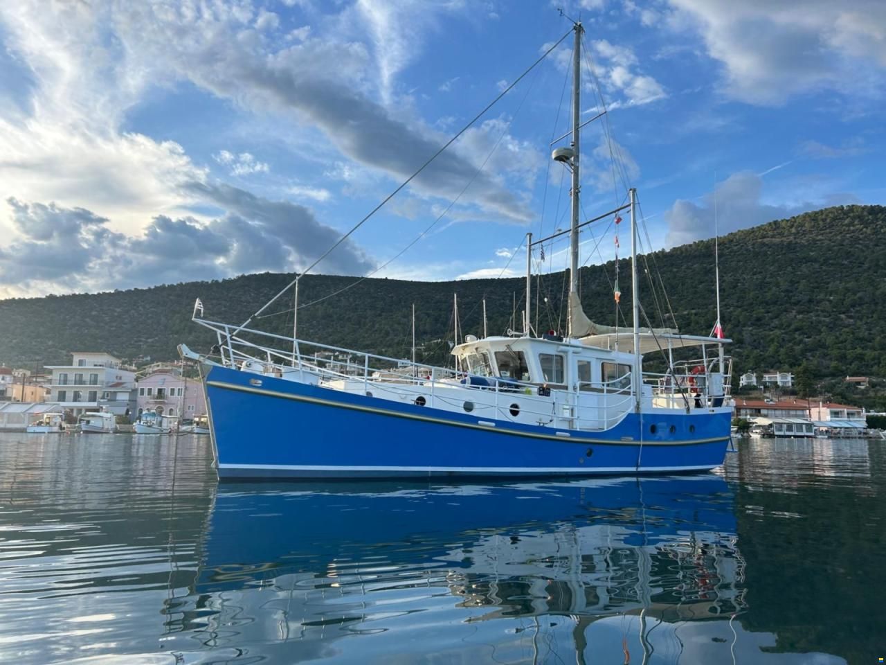 Seahorse Marine Diesel Duck 44 Trawler Motorsailer