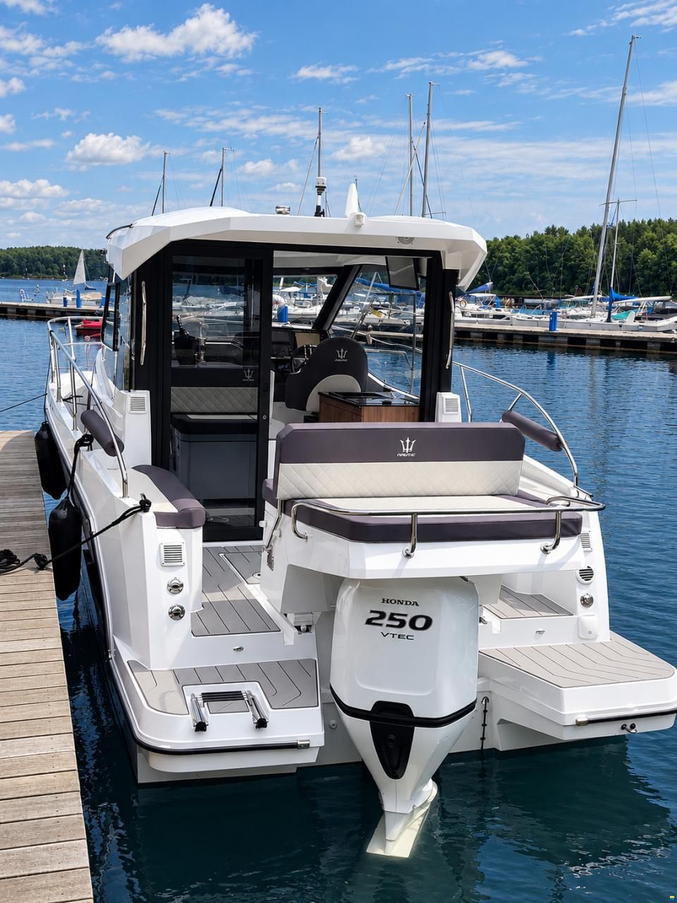 Nautic 880