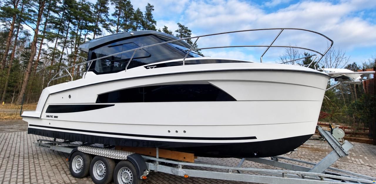 Nautic 880