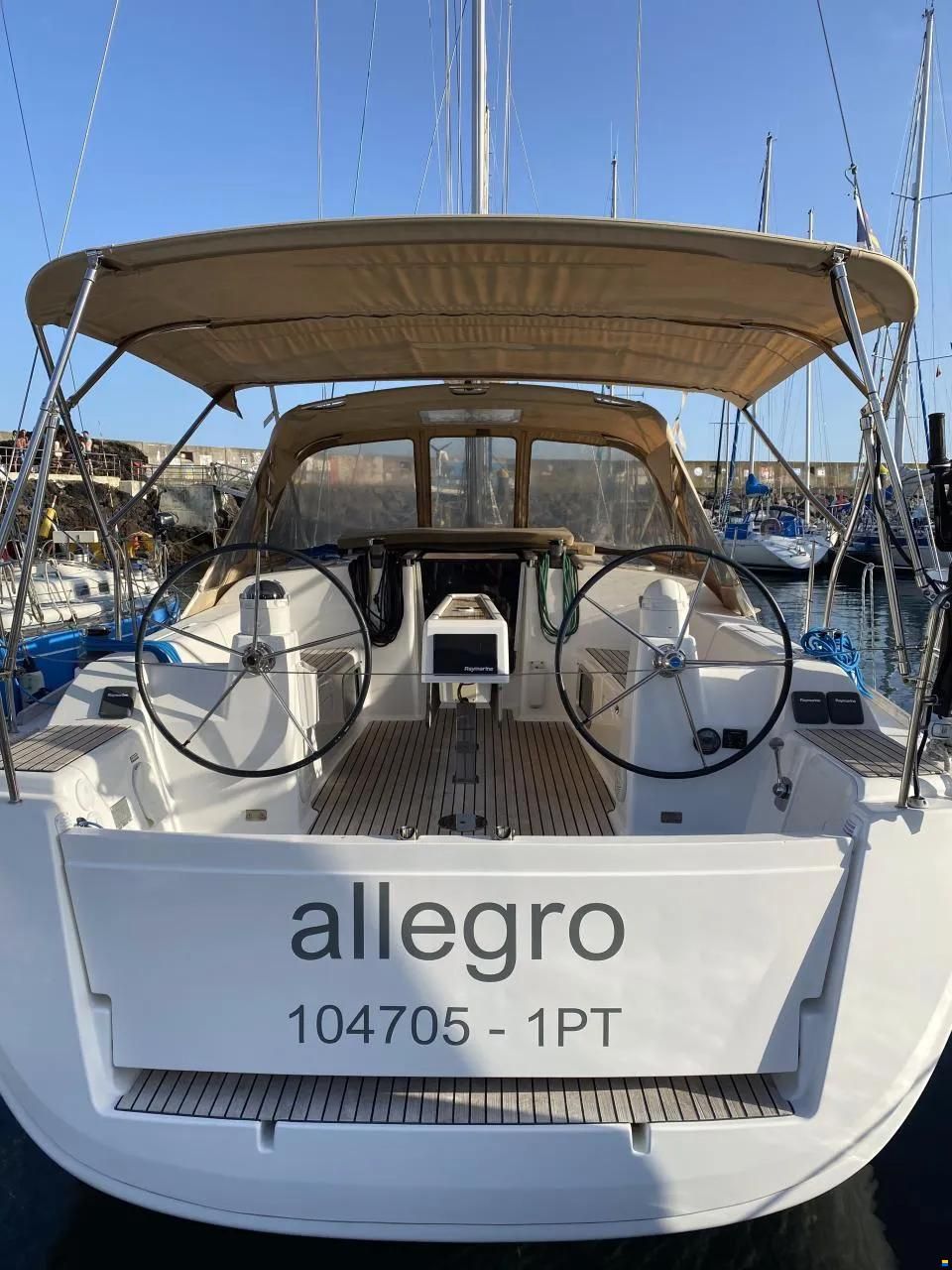 Dufour 380
