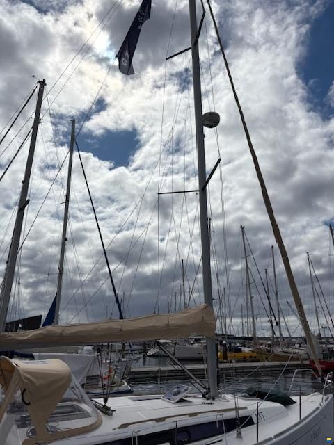 Dufour 380