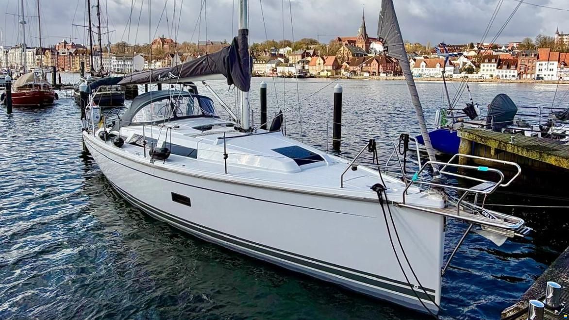 Hanse 348