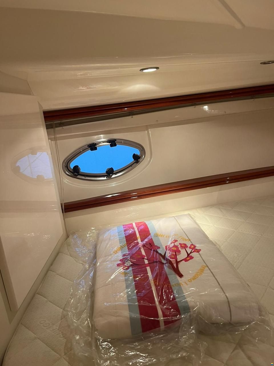 Pershing 37