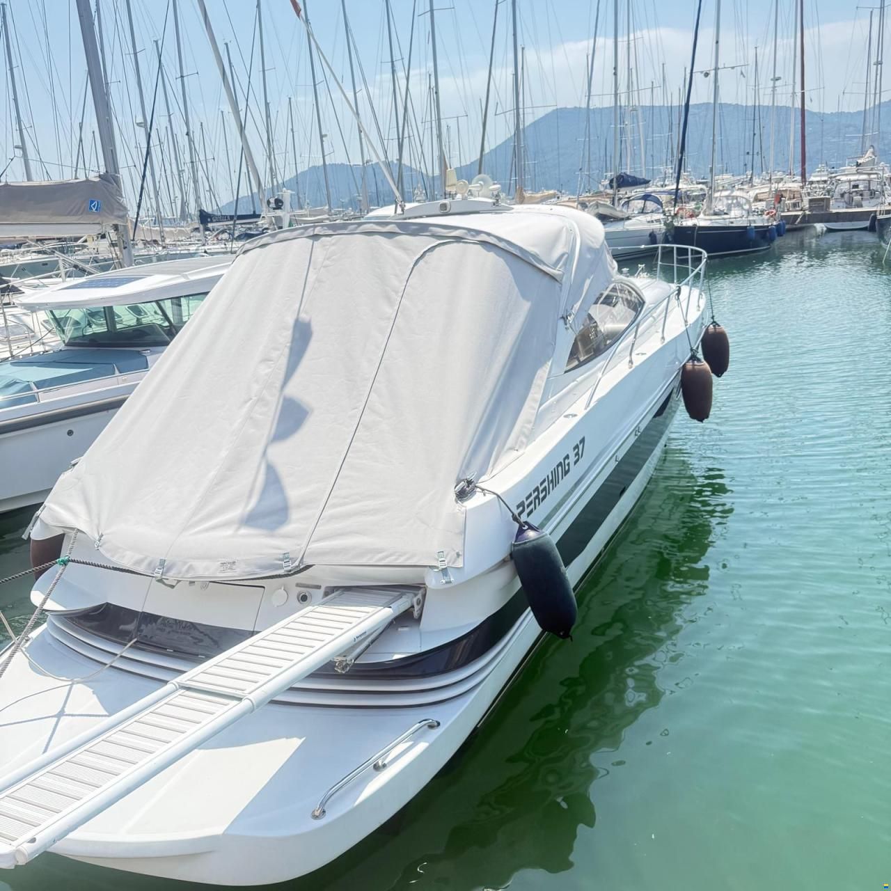 Pershing 37