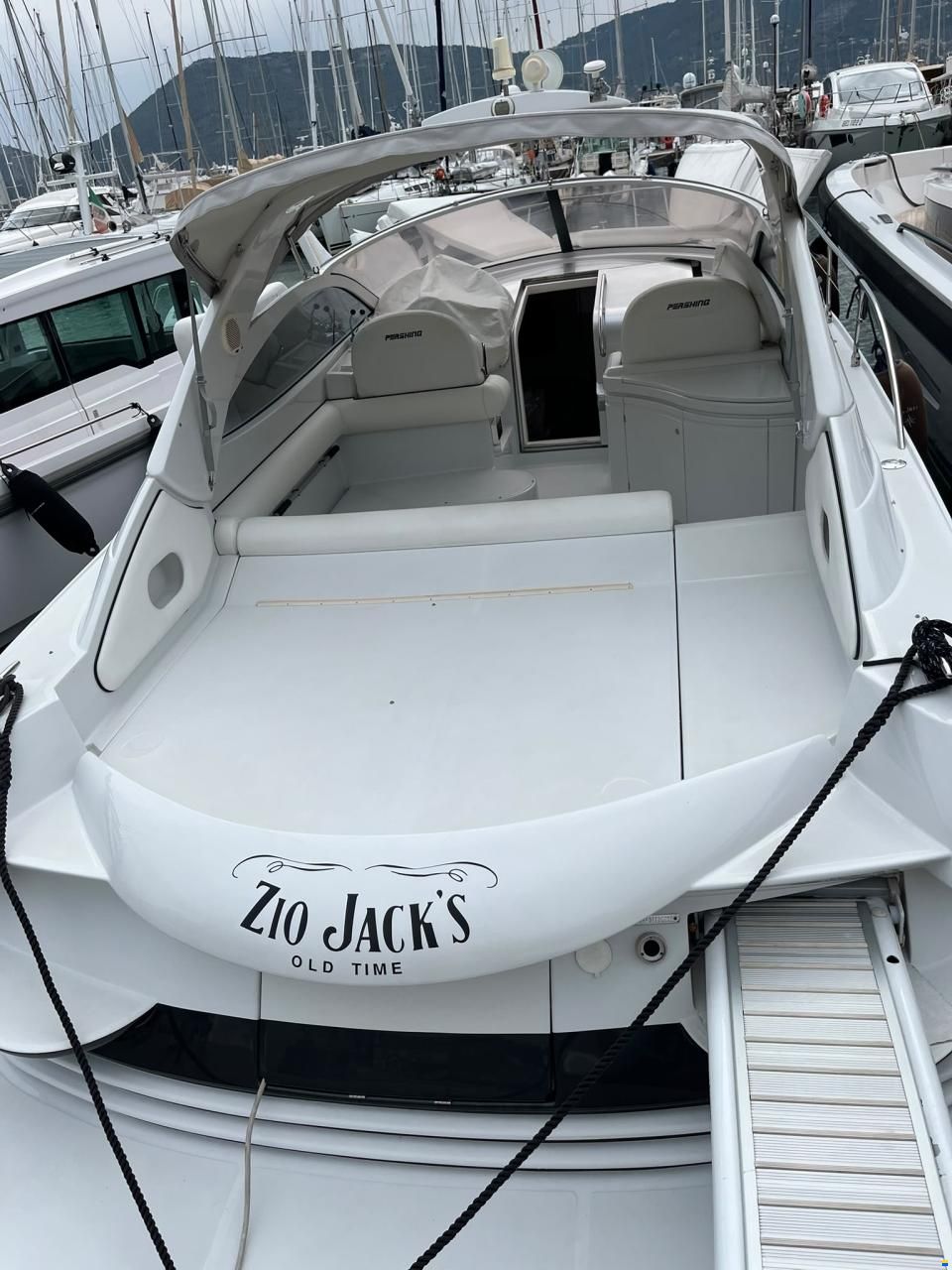 Pershing 37