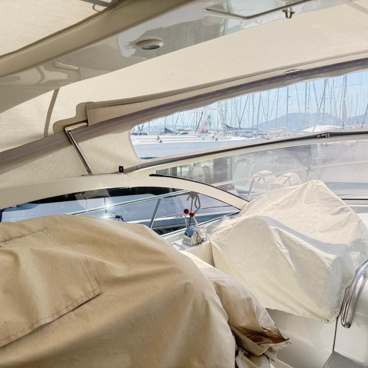 Pershing 37