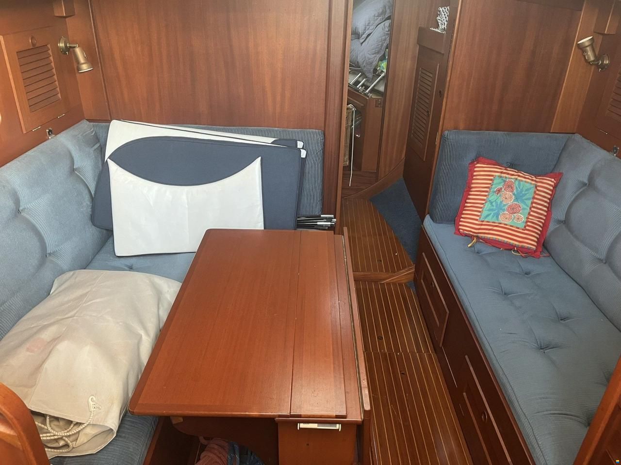 Hallberg-Rassy HR 352