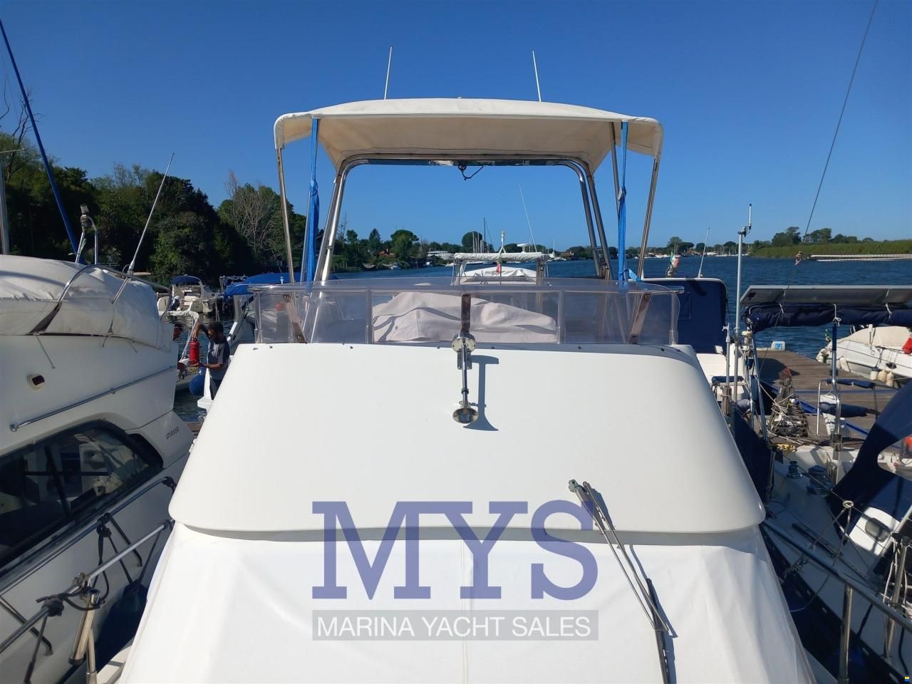 Cayman 30 Fly