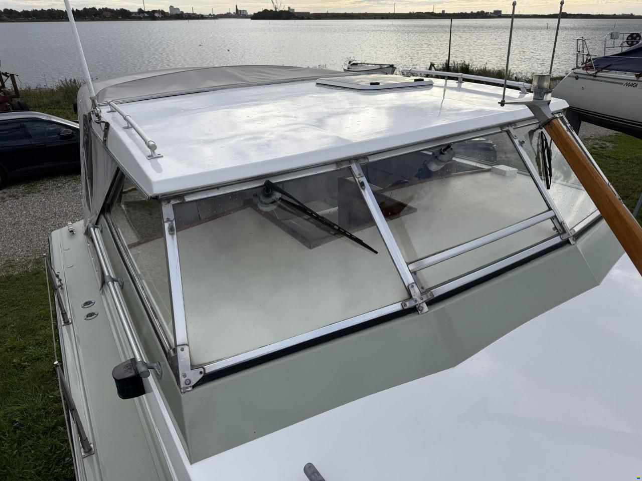 Coronet 27