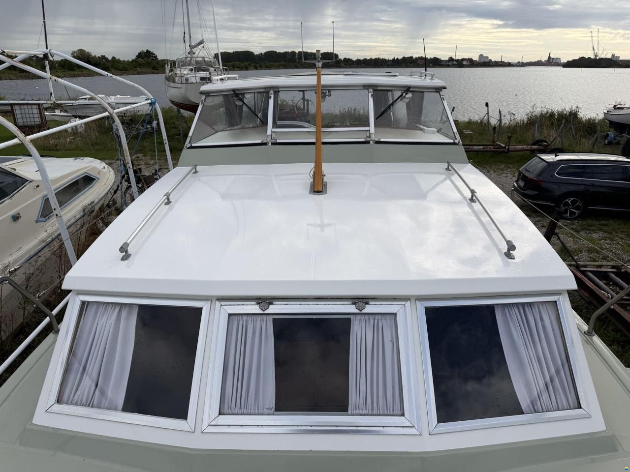 Coronet 27
