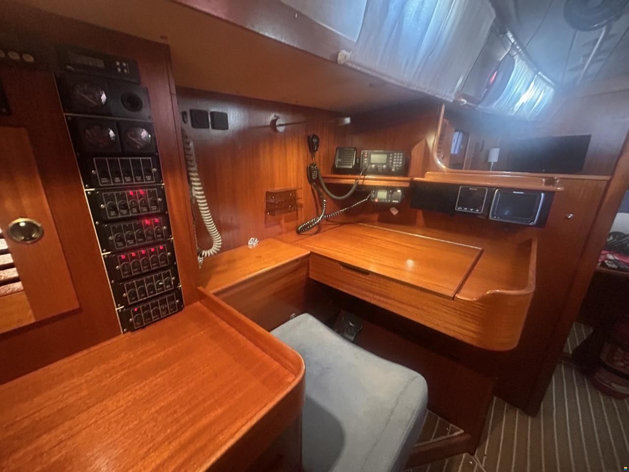 Hallberg-Rassy HR 42F MK II