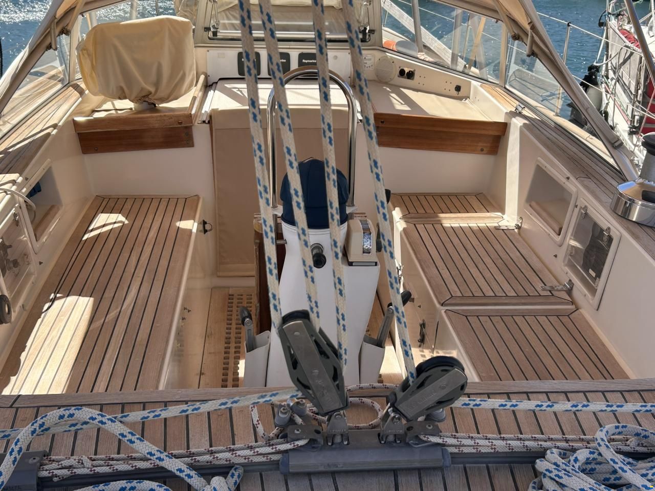 Hallberg-Rassy HR 42F MK II