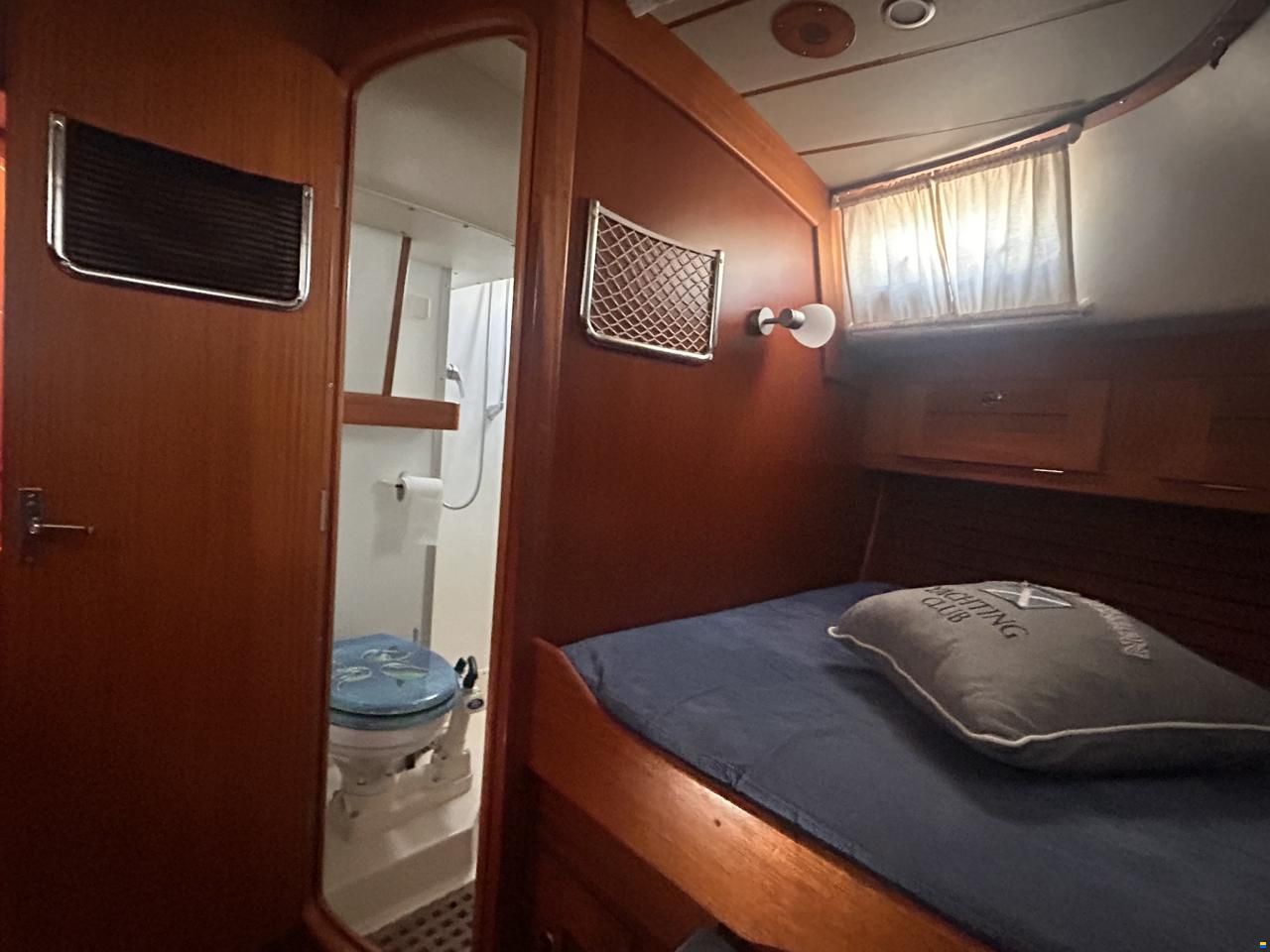 Hallberg-Rassy HR 42F MK II