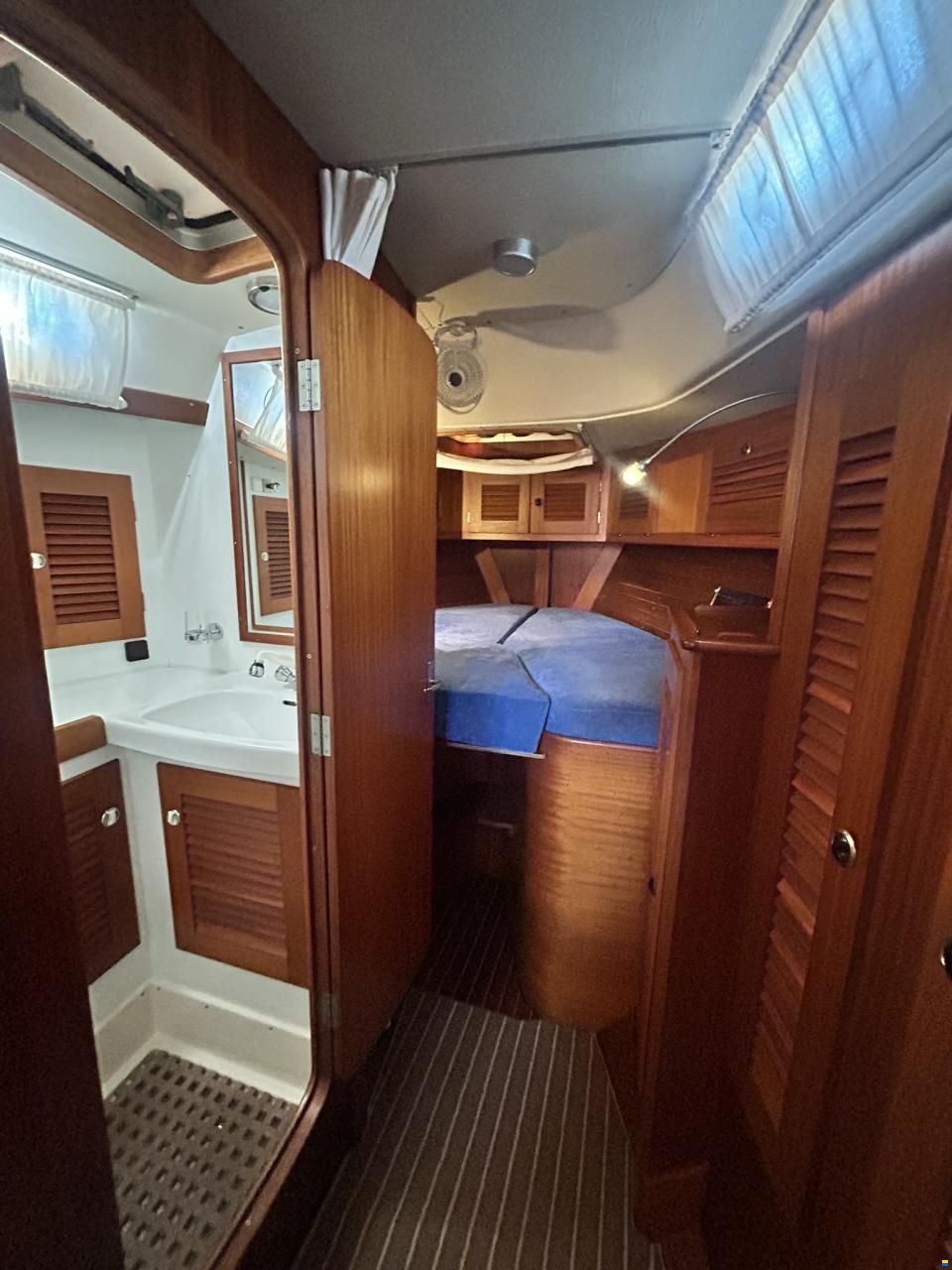 Hallberg-Rassy HR 42F MK II