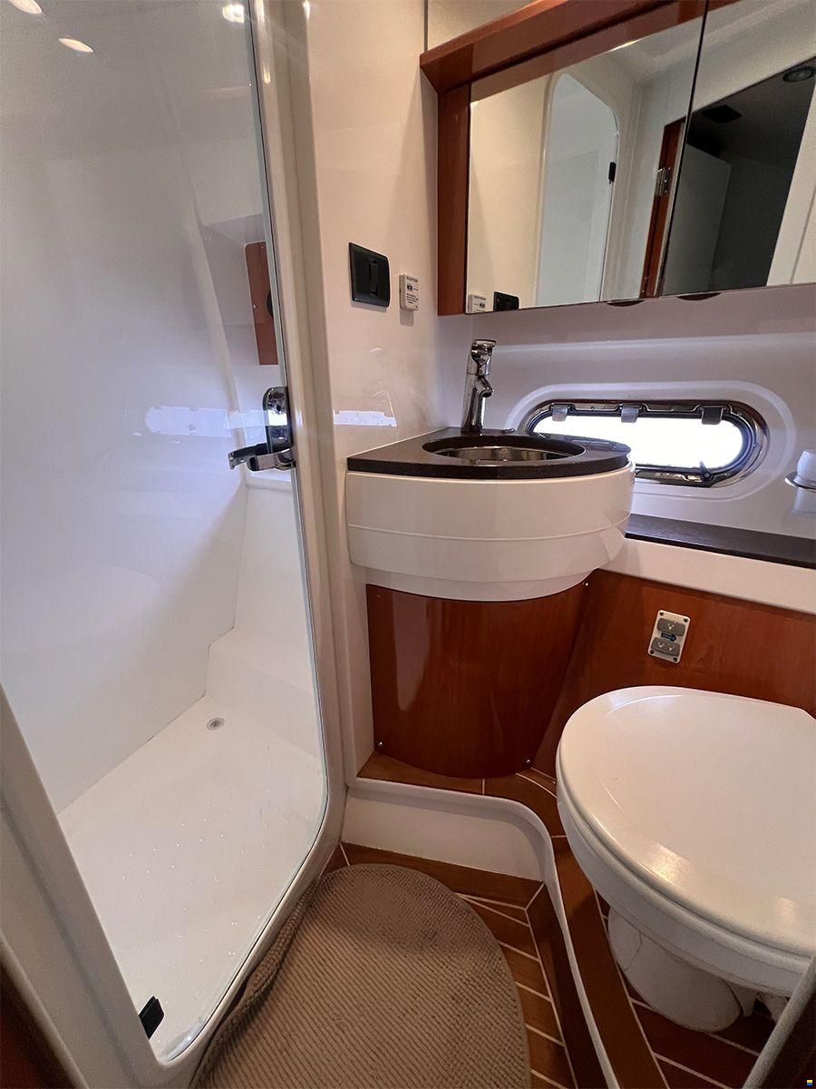 Sealine F42/5
