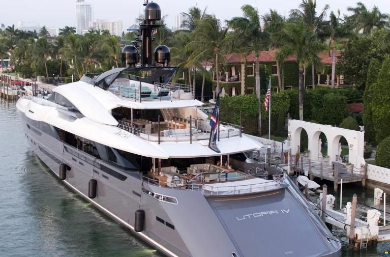 Rossinavi Custom 205 ft 2018