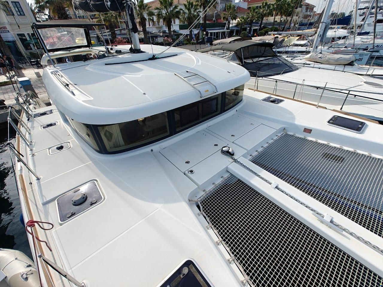 Lagoon 39
