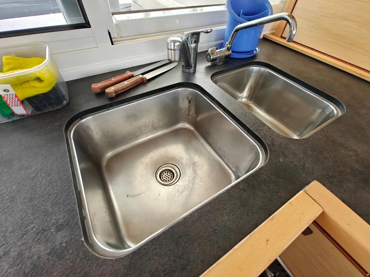 Lagoon 39