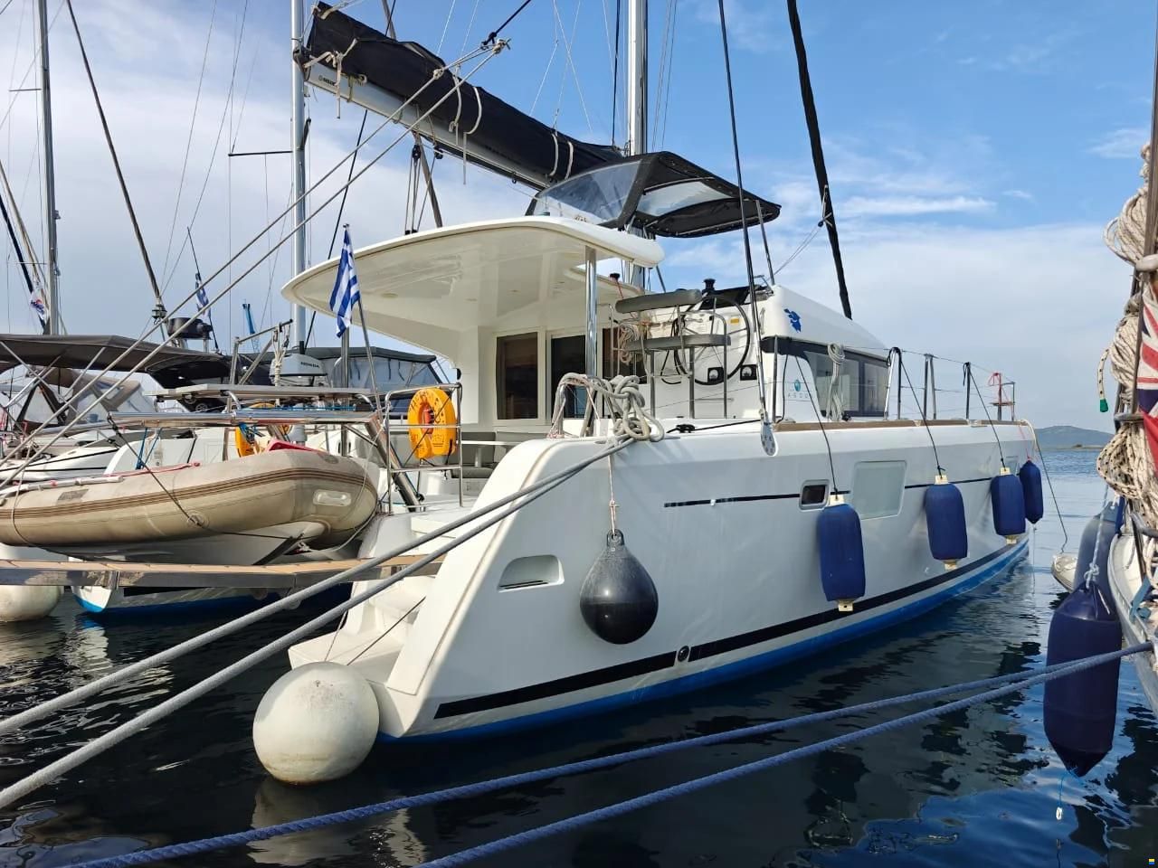 Lagoon 39