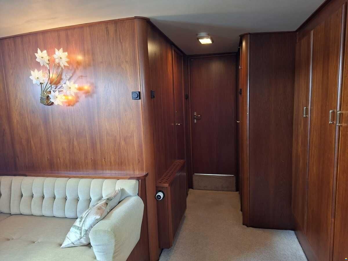 Super van Craft 1670
