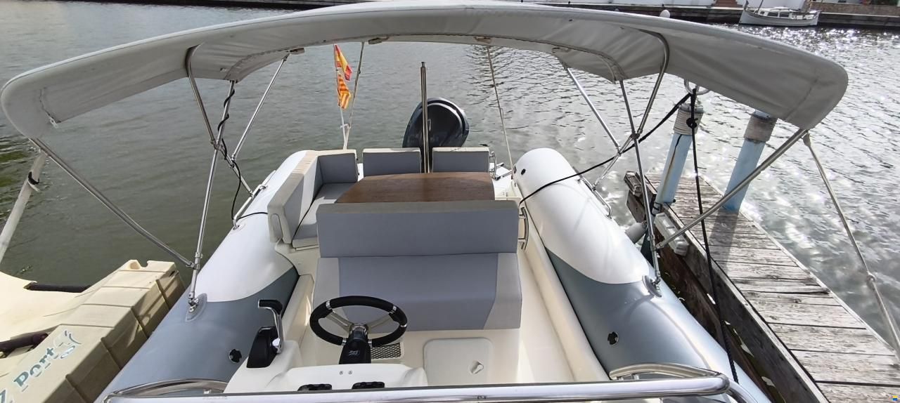 Zodiac NZ0 700 Cabin