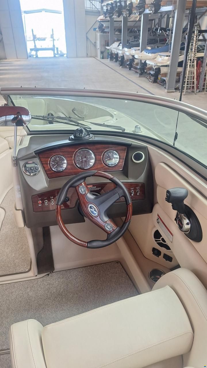 Sea Ray 230 select