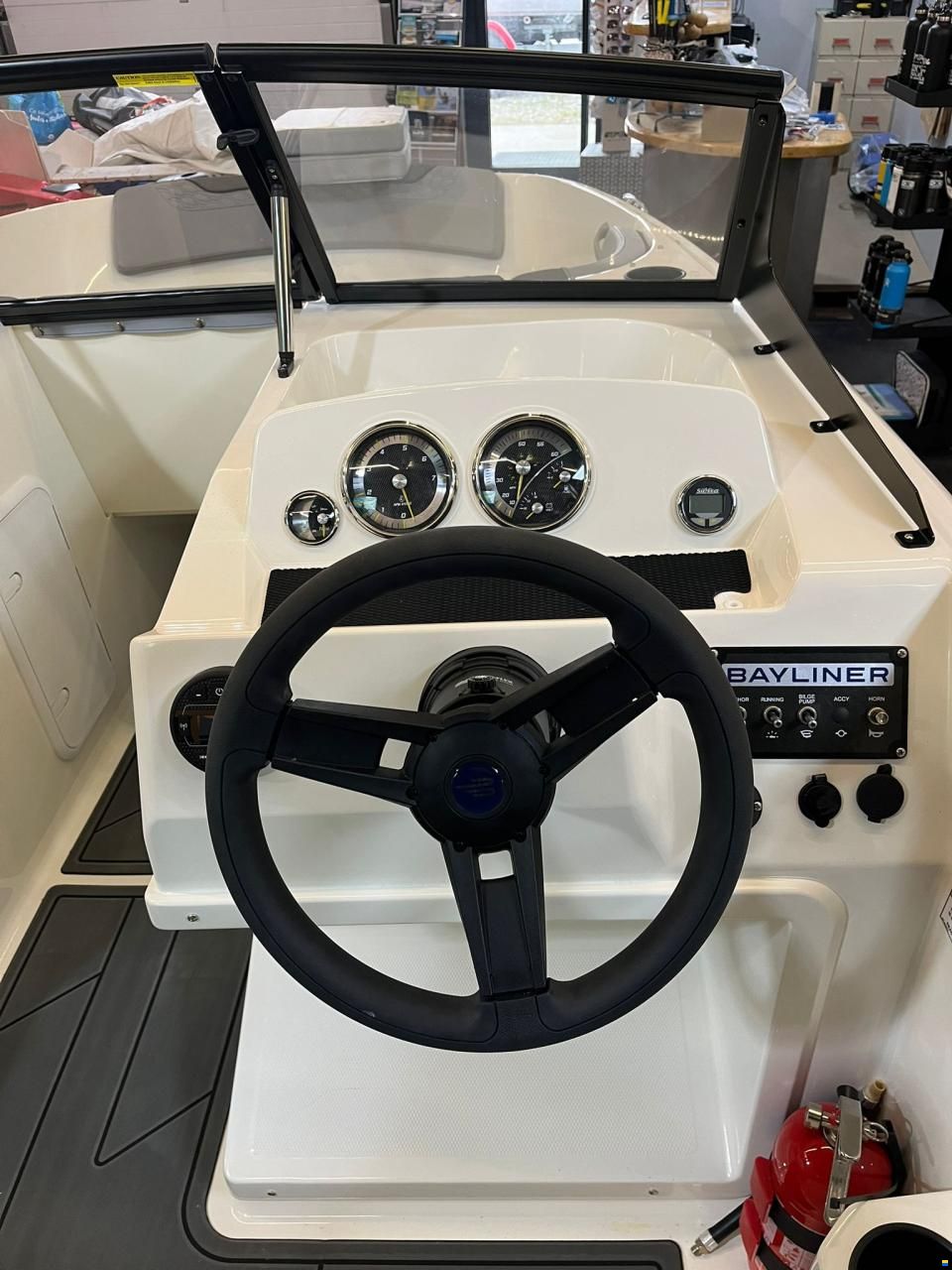 Bayliner M17