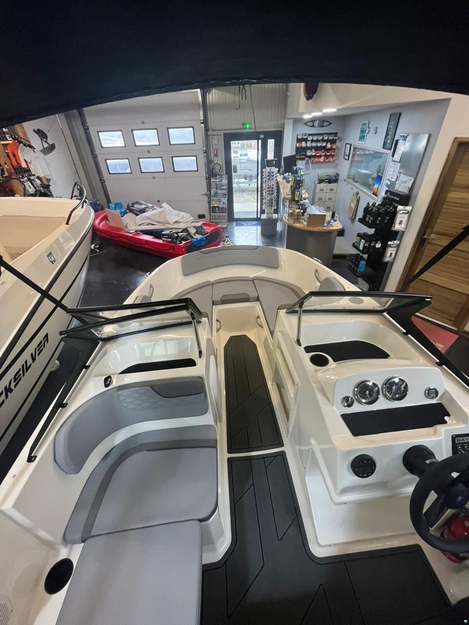 Bayliner M17