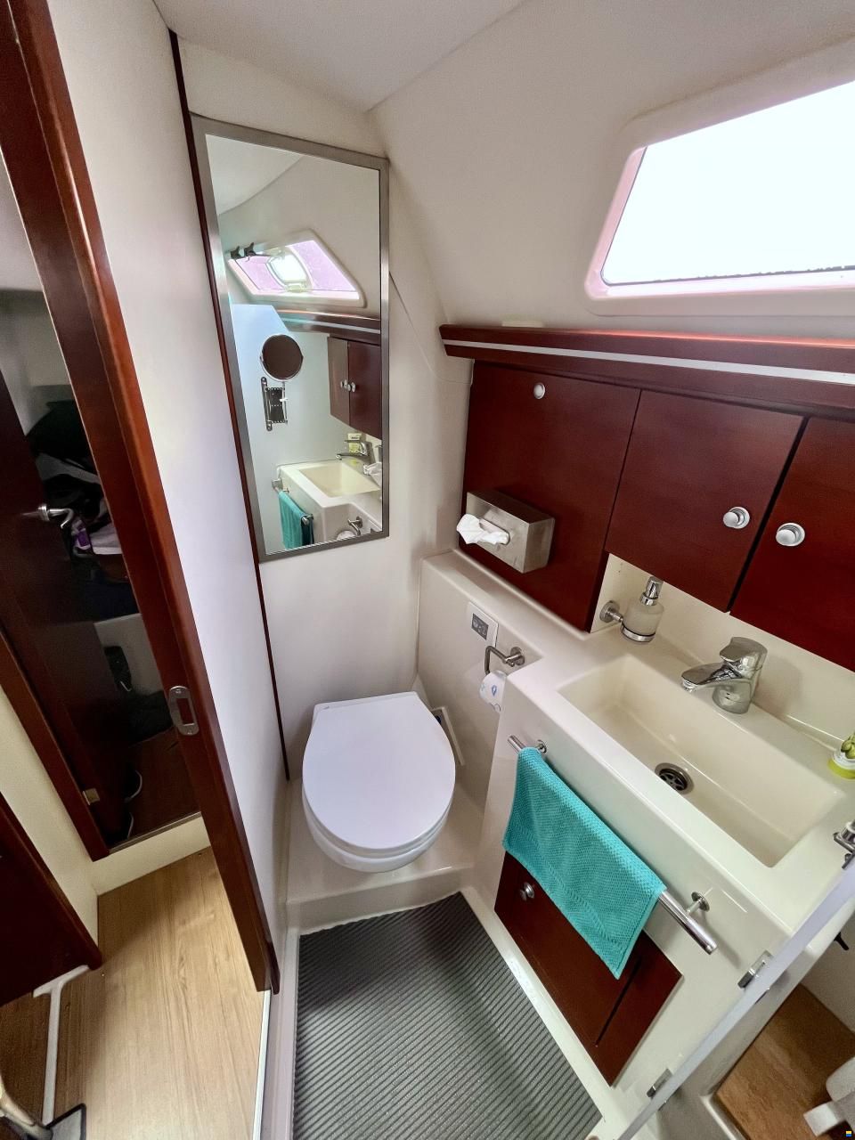 Hanse 370