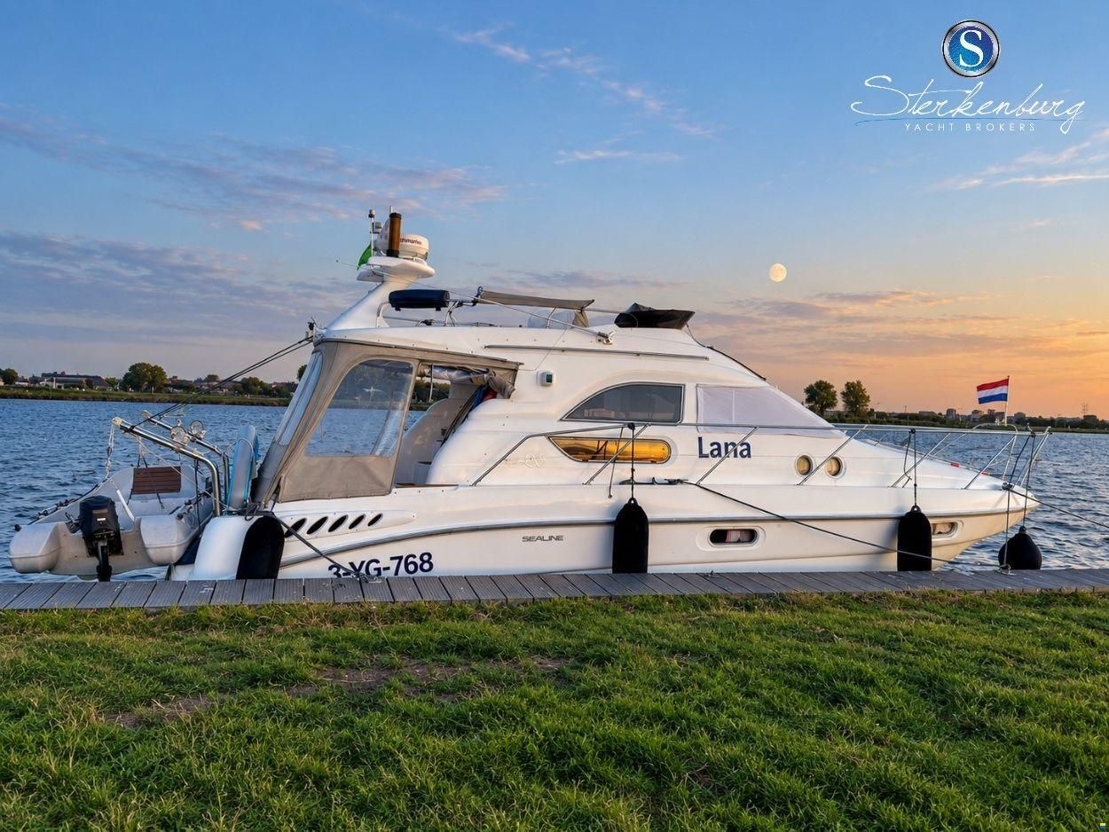 Sealine F330 Statesman