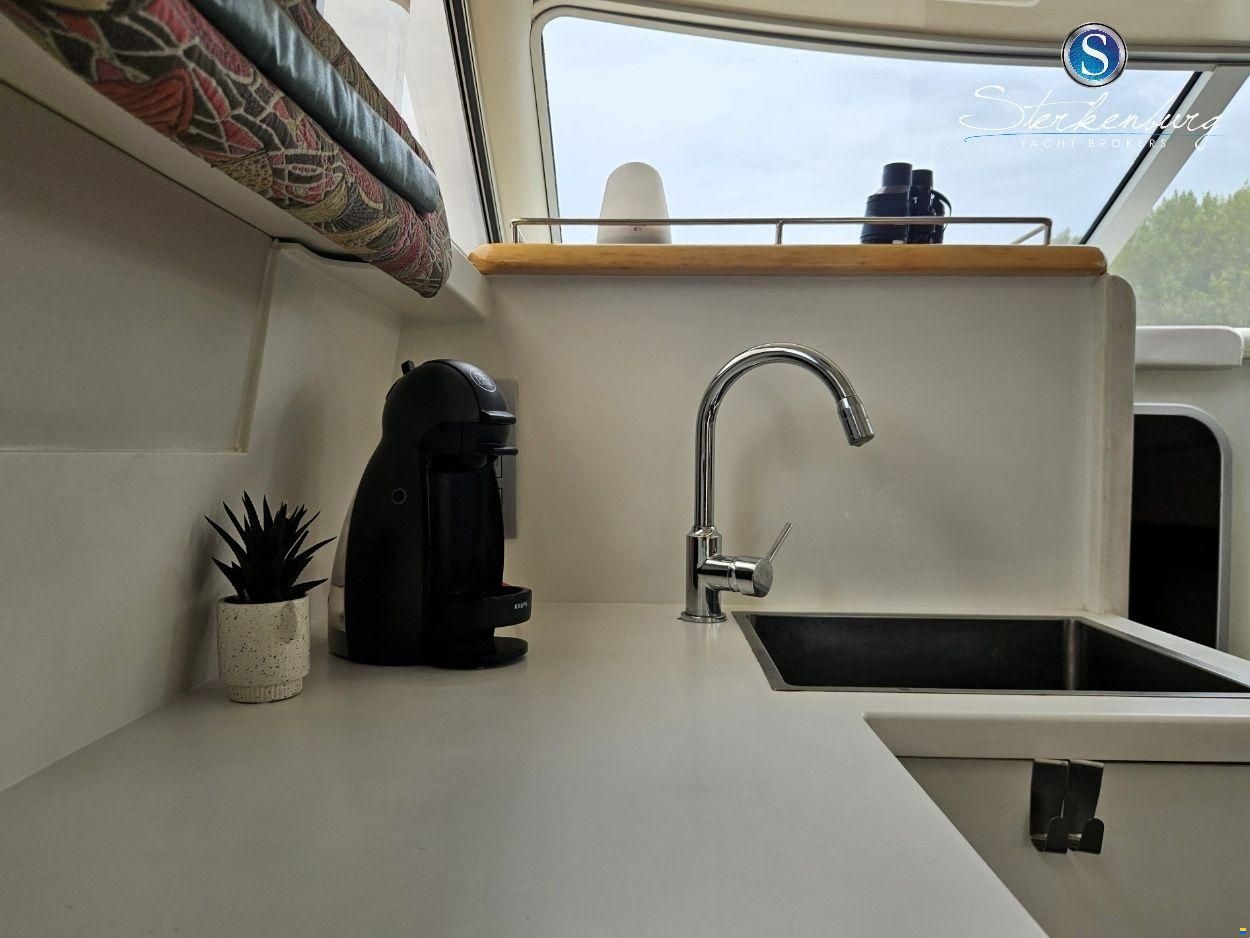 Sealine F330 Statesman