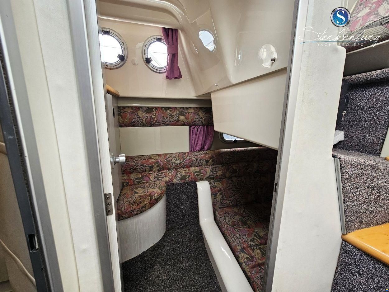 Sealine F330 Statesman