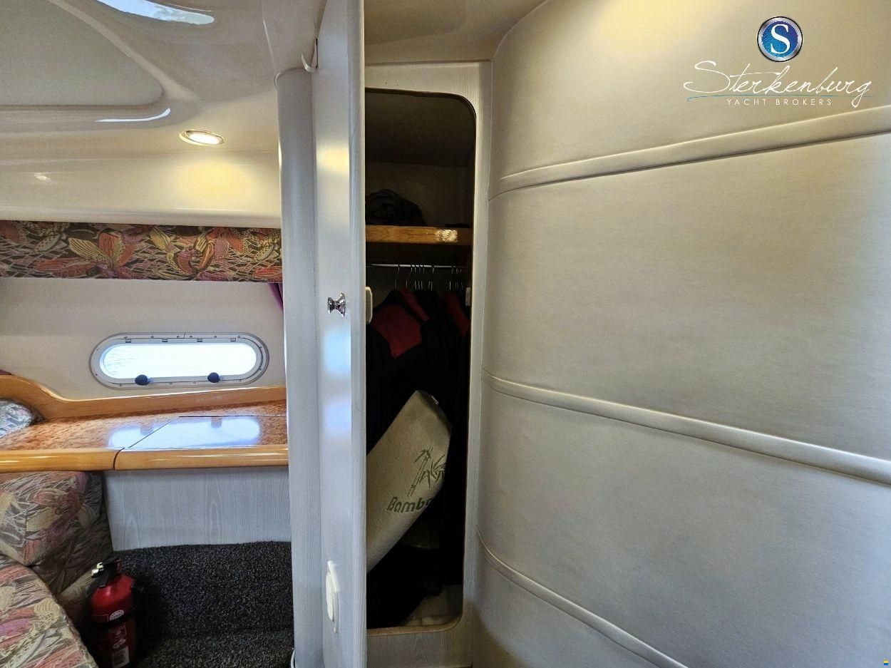 Sealine F330 Statesman