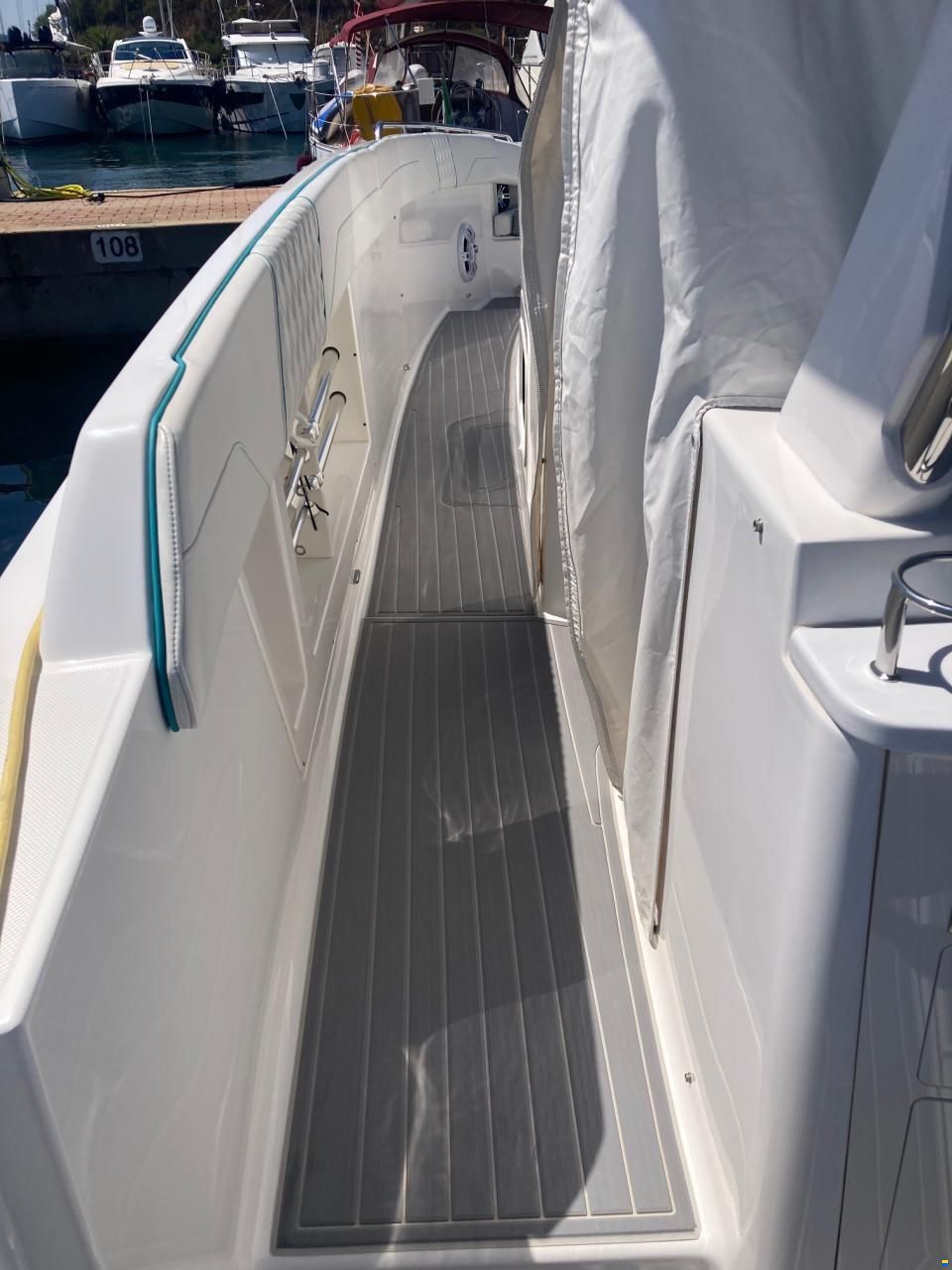 Regal 33 SAV