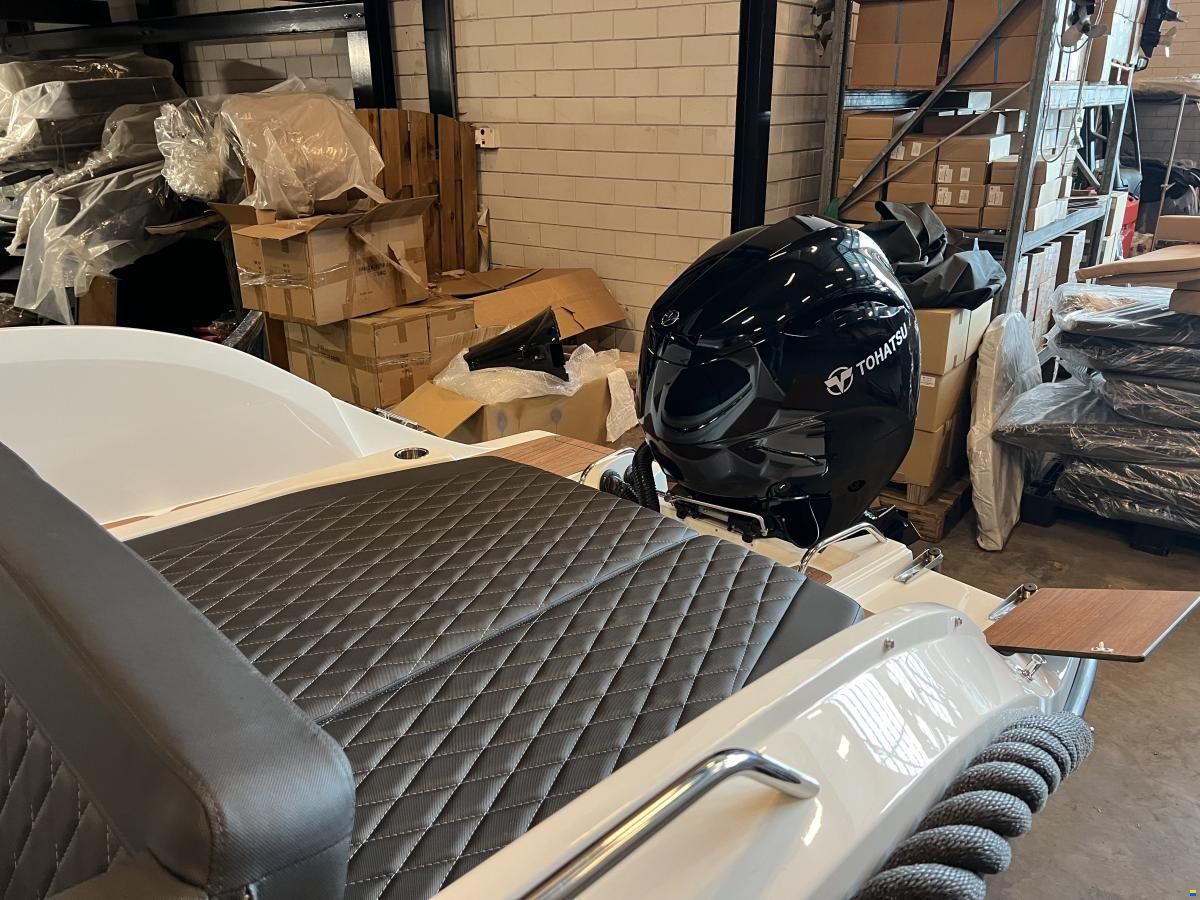 Topcraft 627 Tender